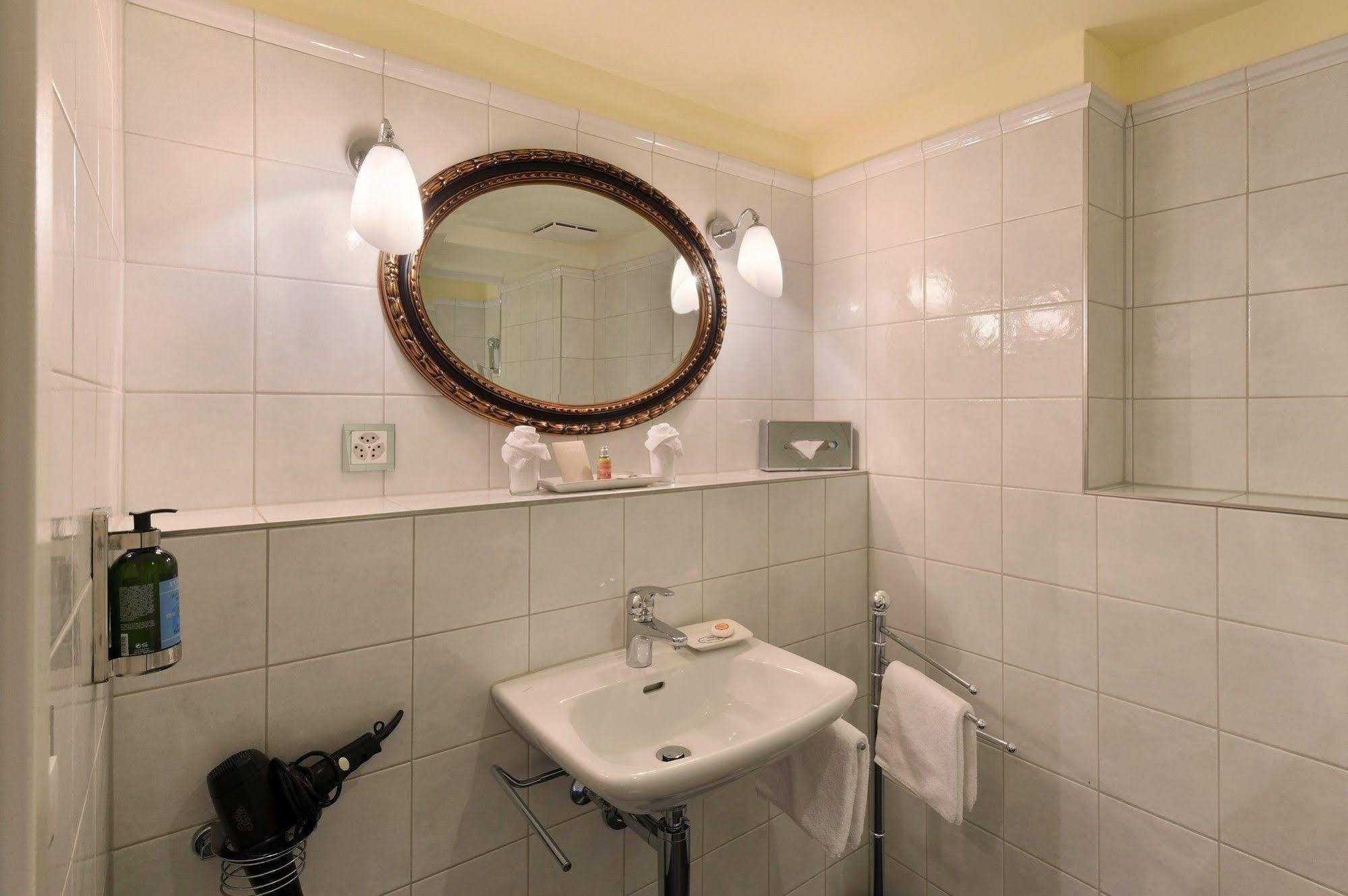 Romantik Hotel Schwan ホルゲン エクステリア 写真